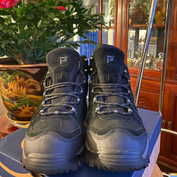 Propet Ridge Walker Waterproof Hiking Boots - Men’s 11 - Picture 4 of 8